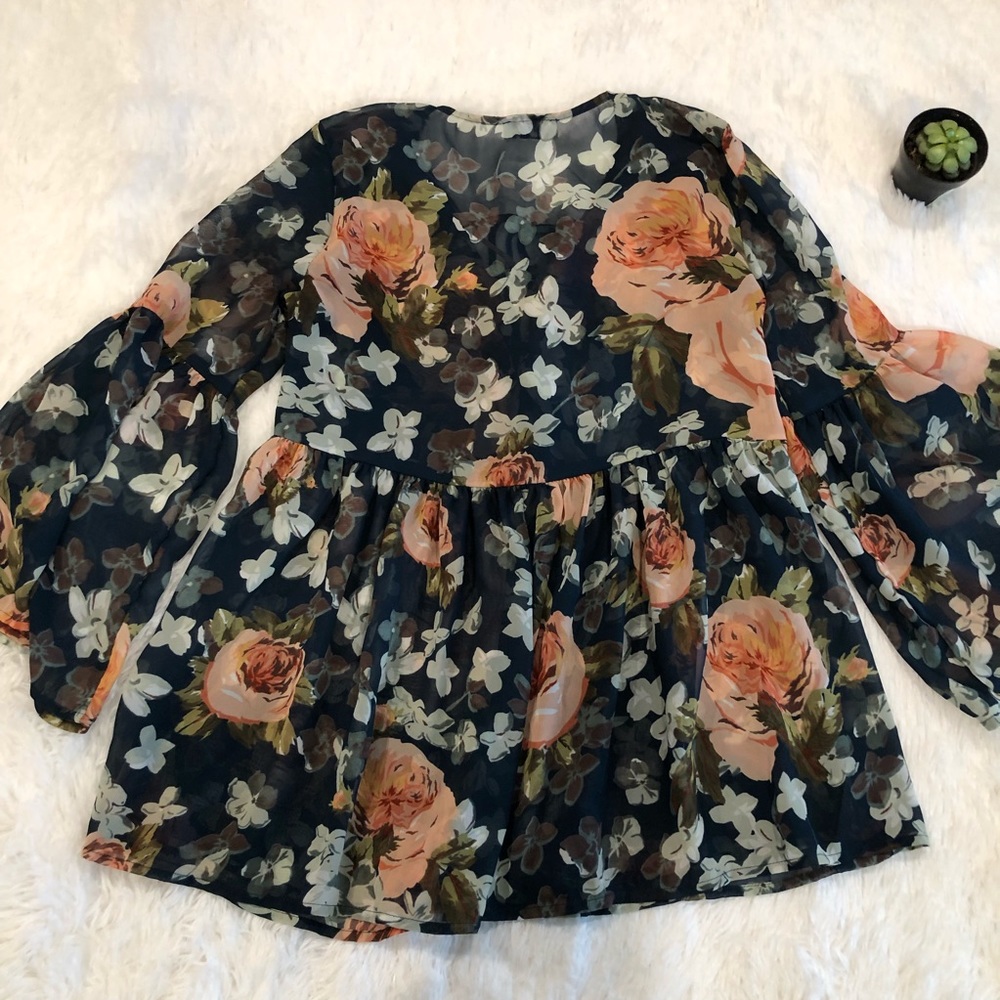 Show Me Your MuMu Floral Print  Bell Sleeve Top XS - Picture 6 of 8
